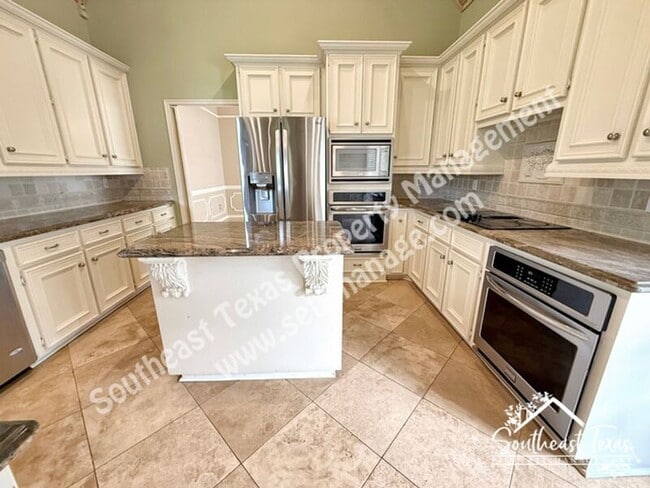 Building Photo - 4980 Littlewood Dr