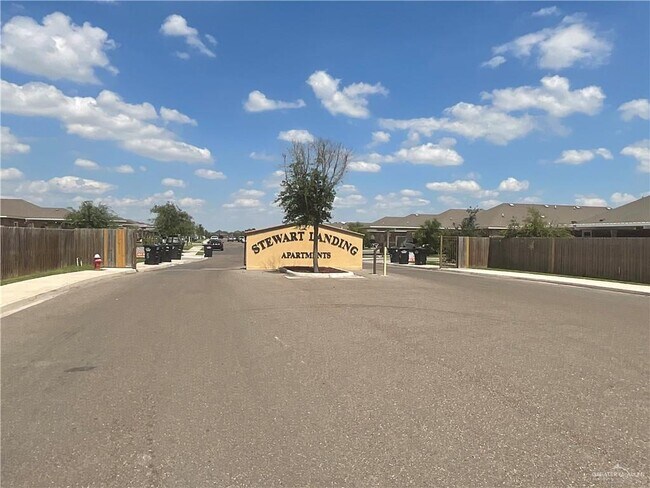 Building Photo - 19 W Garfield Ave