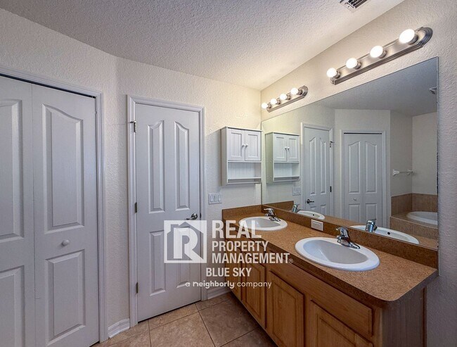 Building Photo - 12336 Jaybird Rd