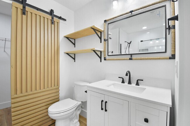 Building Photo - 101 Azalea Rd