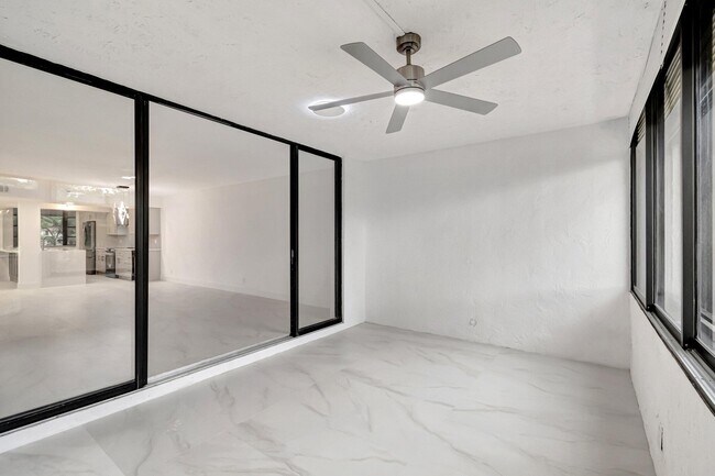 Building Photo - 6420 Boca Del Mar Dr