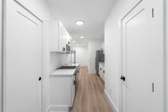 Building Photo - 500 Monroe St