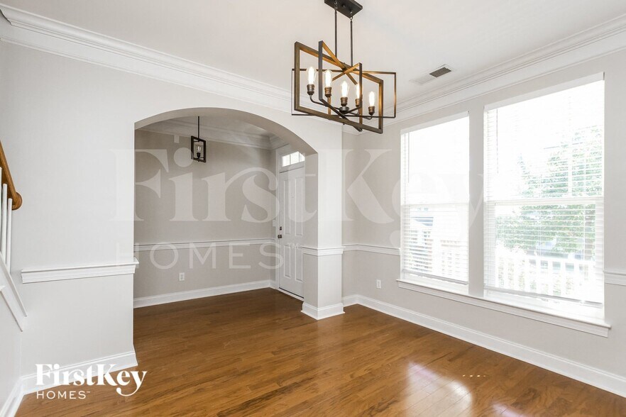 Building Photo - 15636 Seafield Ln