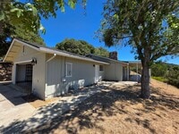 Building Photo - AVAILABLE AUGUST - WESTSIDE RANCHETTE! 3 B...