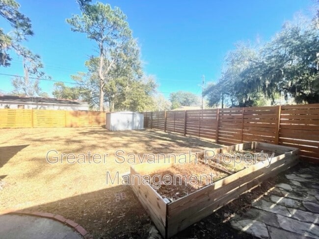 Building Photo - 2114 E 62nd St