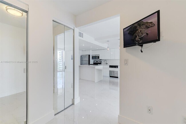 Building Photo - 5701 Collins Ave