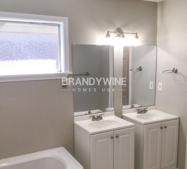 Building Photo - 1033 Nolan Ln