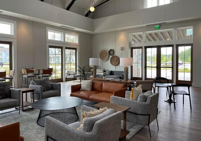 Building Photo - 607 Southview Ln