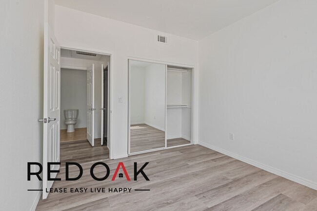 Building Photo - Beautiful and Spacious Two Bedroom with an...