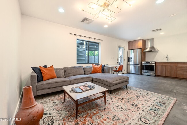 Building Photo - 2029 N 9th St