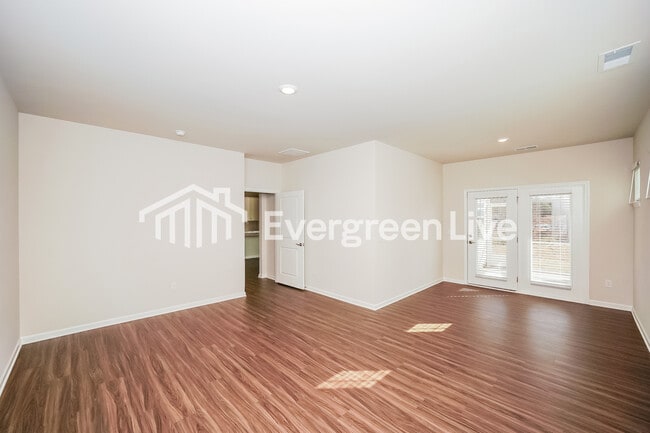 Building Photo - 6478 Fairfax Ct