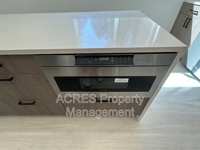 Building Photo - 9423 36th Ave SW