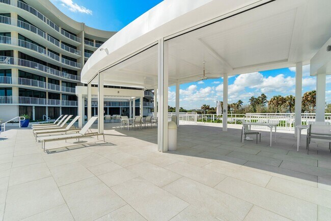 Building Photo - 3400 S Ocean Blvd