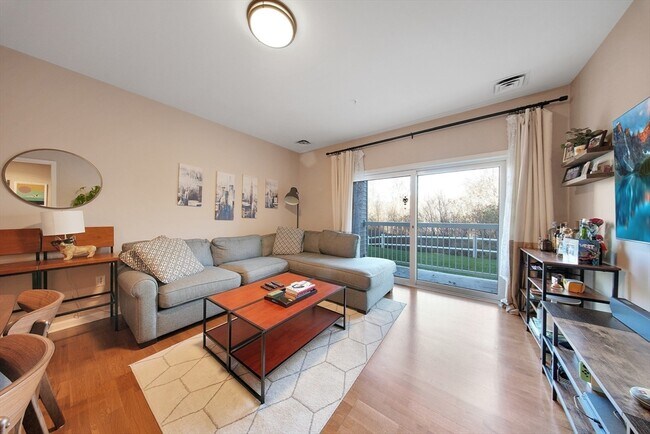 Building Photo - 110 Trotter Rd