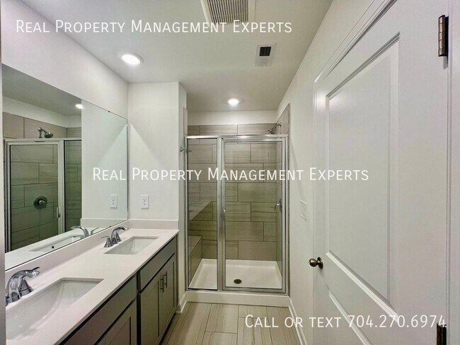 Building Photo - 8029 Hidden Spgs Trl