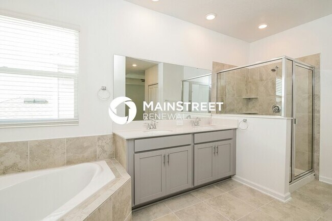 Building Photo - 6 Bedroom Pet-Friendly Home in St. Cloud, ...