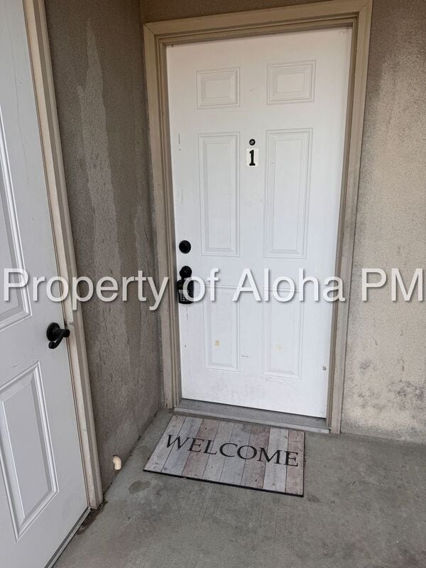 Building Photo - 1041 W Pine Ave