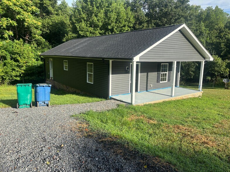 Building Photo - 1364 Bald Hill Loop