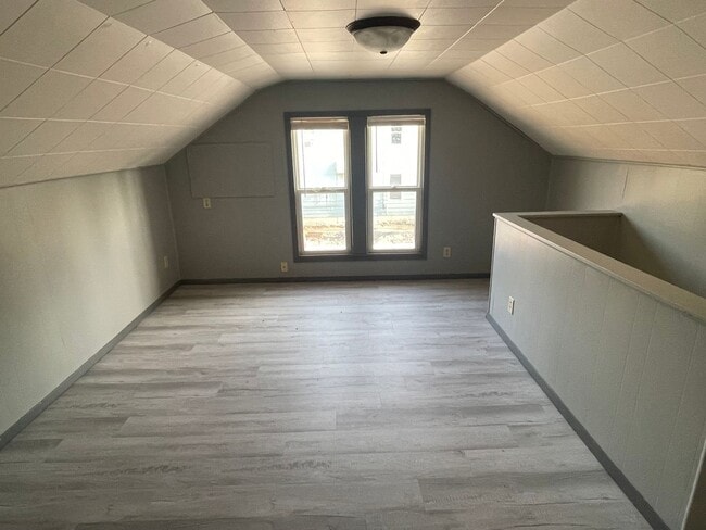 Building Photo - 600 W Lincoln Ave