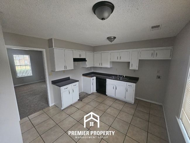 Building Photo - 4059 Friendly Way