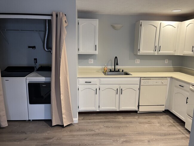 Building Photo - 39 Smithwheel Rd