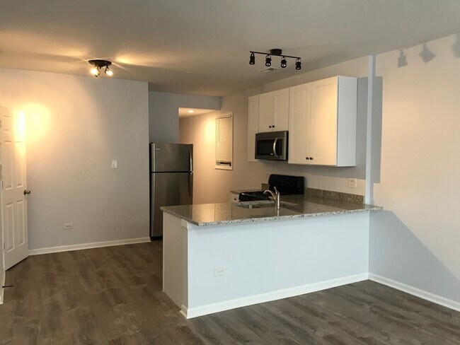 Building Photo - 2447 W Polk St