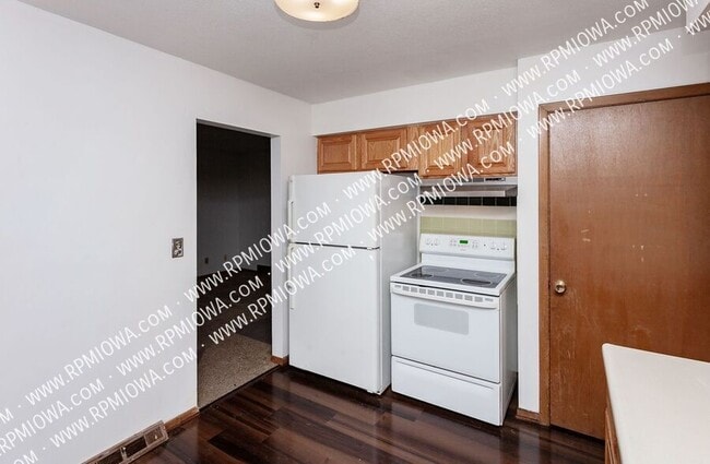 Building Photo - 217 Loomis Ave