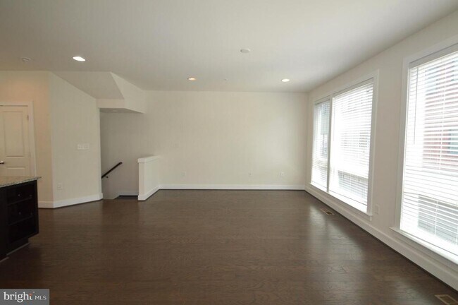 Building Photo - 408 Stabler Ln