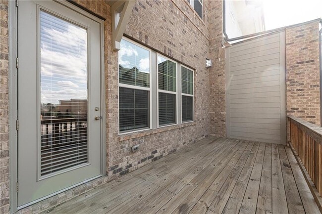 Building Photo - 5051 Pinckney Ln