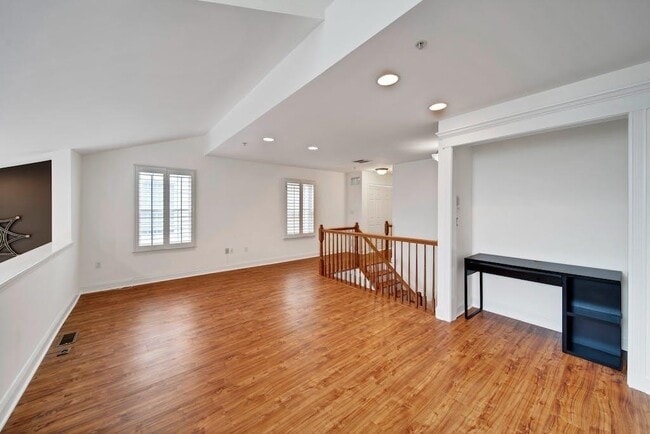 Building Photo - 100 Abbie Ct