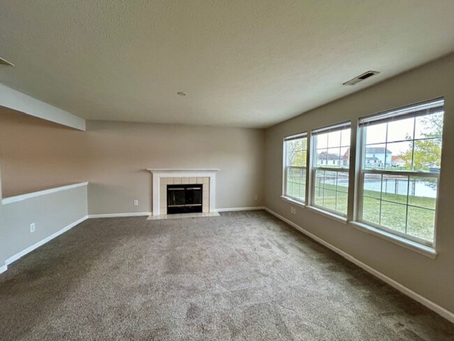 Building Photo - Charming 3-Bedroom, 2.5-Bath Home with Lof...