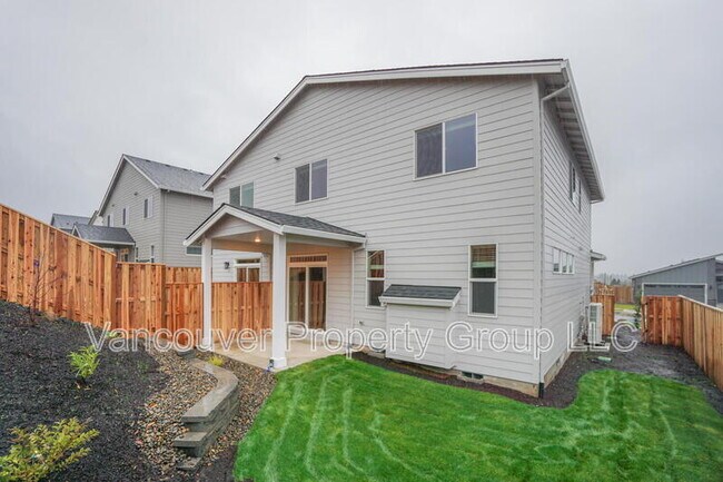 Building Photo - 2215 E Badger Wy