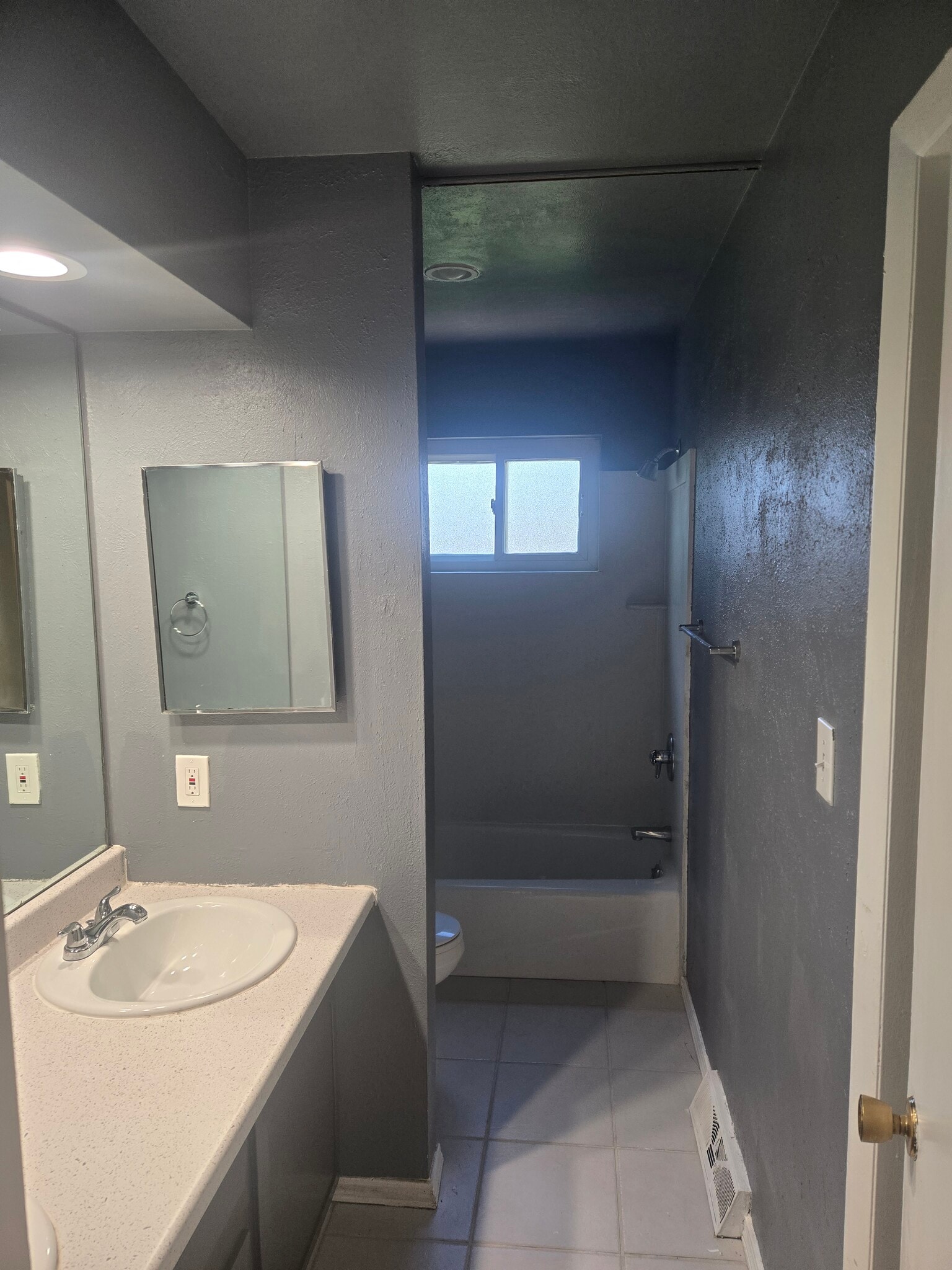 Building Photo - 6482 E Dickenson Pl