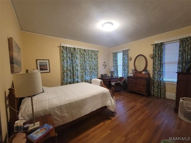Building Photo - 128 S Capitol Pkwy