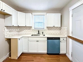 Building Photo - 2032 Kendall St