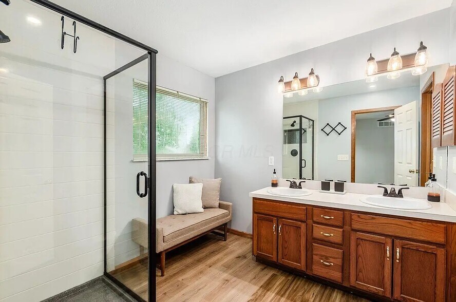 Building Photo - 6710 Bethany Dr