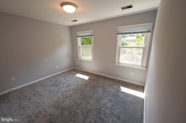 Building Photo - 4809 Piney Branch Rd