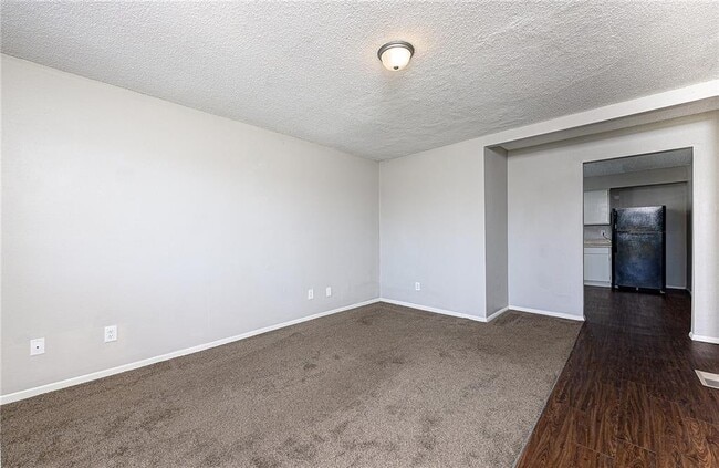 Building Photo - 1935 W Stone St