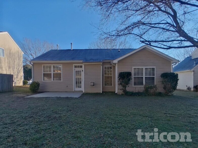 Building Photo - 4621 Sahalee Ln