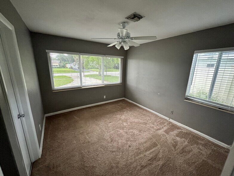 Building Photo - 825 Buttonwood Rd