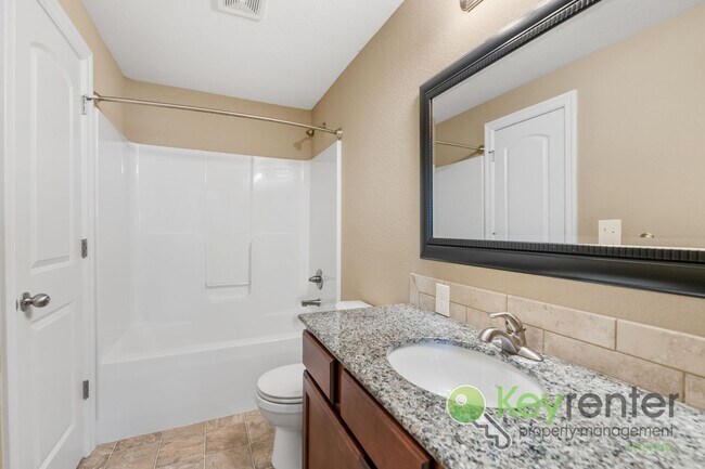 Building Photo - 2409-2411 E Coolwater St Duplex