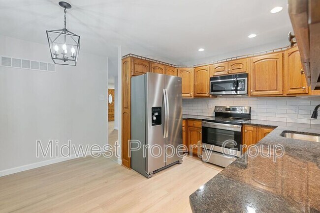 Building Photo - 3325 Hermoso Dr