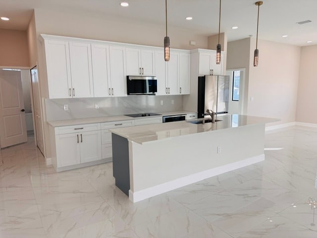 Building Photo - 2014 NE 9th Ave