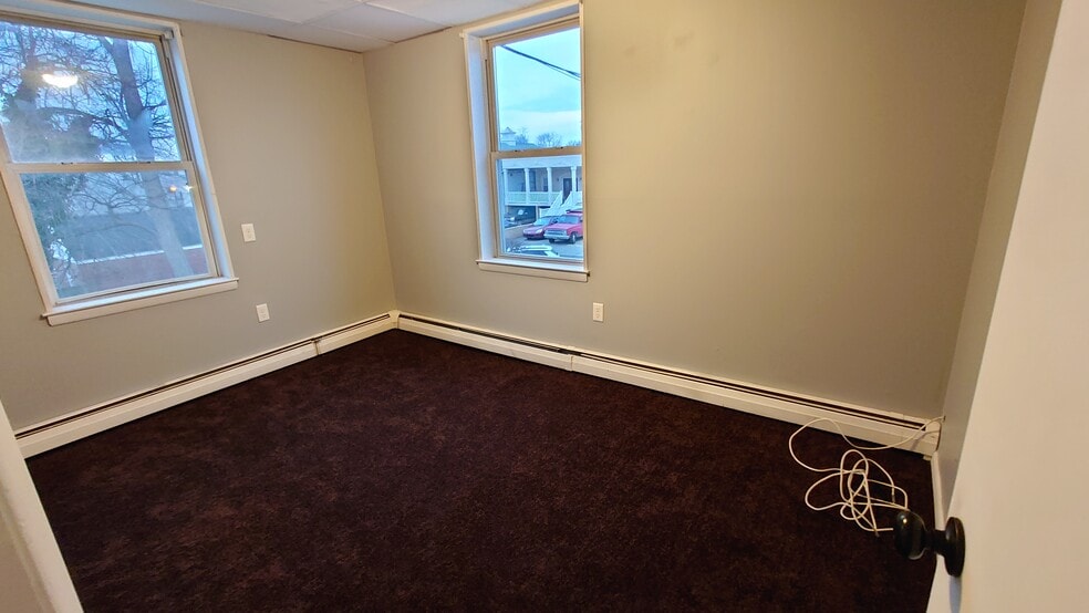 Building Photo - 18 S Forklanding Rd