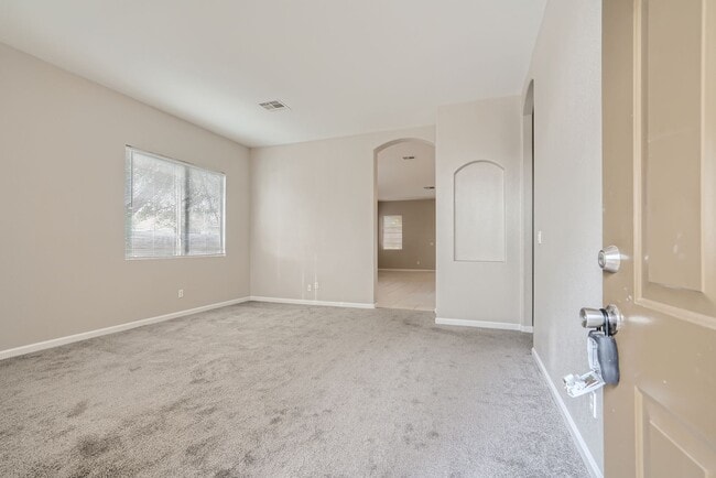 Building Photo - Amazingly beautiful one story house in Summerlin with pool!