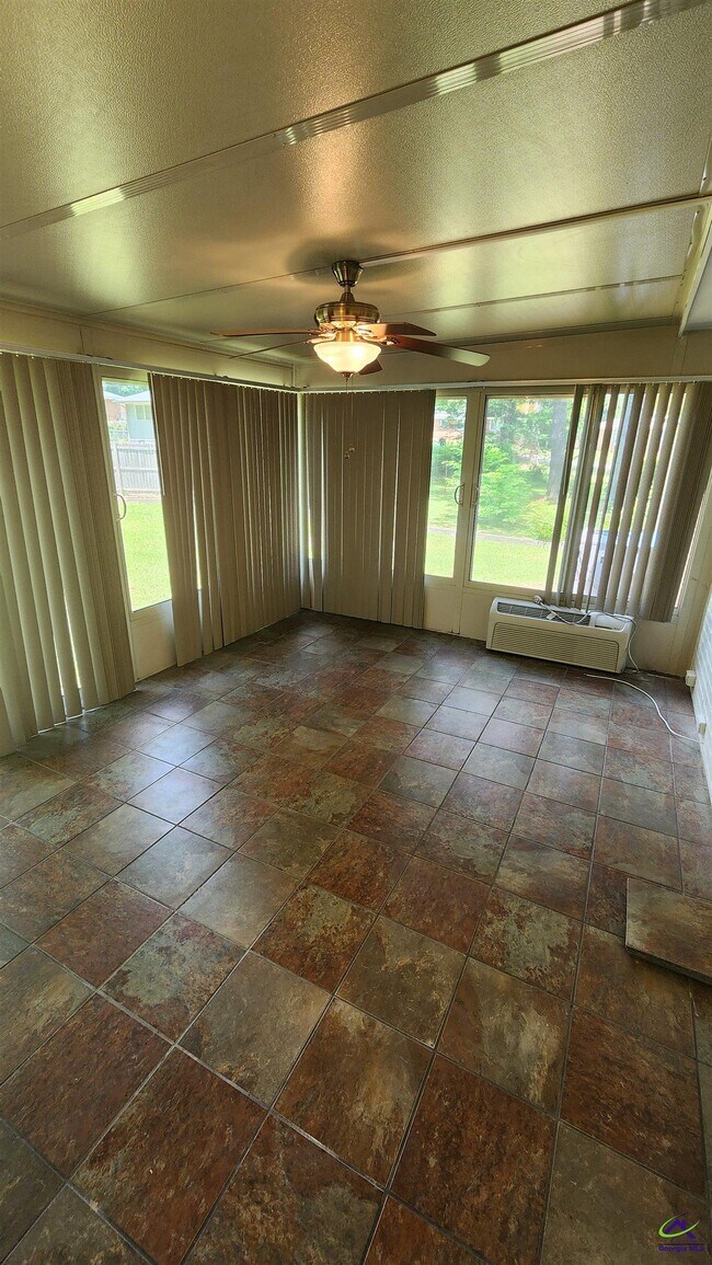 Building Photo - 203 Springdale Dr