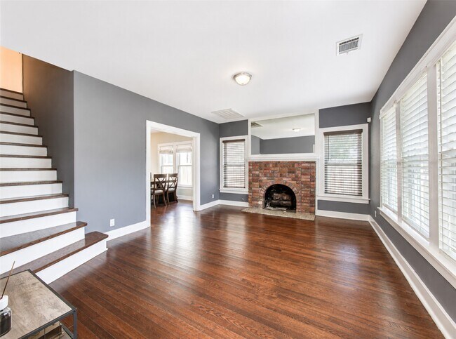 Building Photo - 2608 Rosewood St