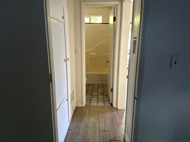 Bedroom to bathroom - 710 Copeland Ct