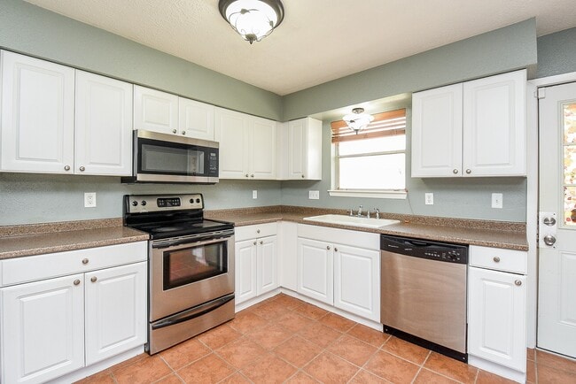 Building Photo - 4531 Algernon Dr