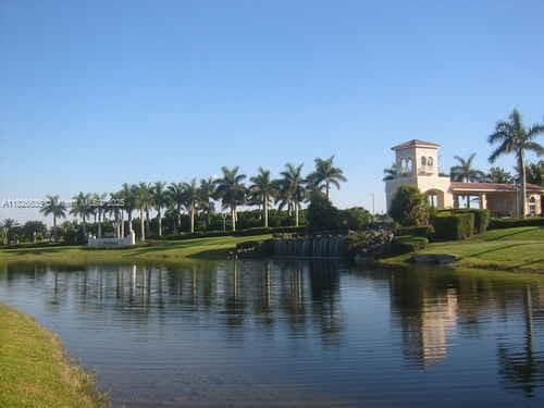 Building Photo - 743 SW 190th Ave